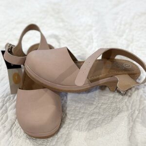 Girls' Daisy Clog Heels - art class Blush size 1